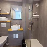 Contact Le Provencal מלון בורדו