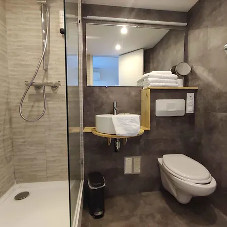 Contact Le Provencal 3*