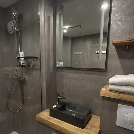 Contact Le Provencal Hotel Bordeaux