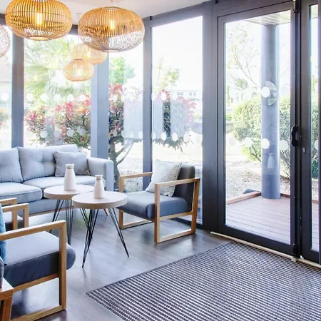 Contact Le Provencal Hotel Bordeaux