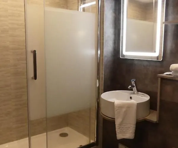 Contact Le Provencal בורדו