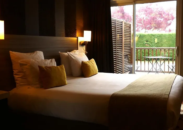 Contact Le Provencal בורדו