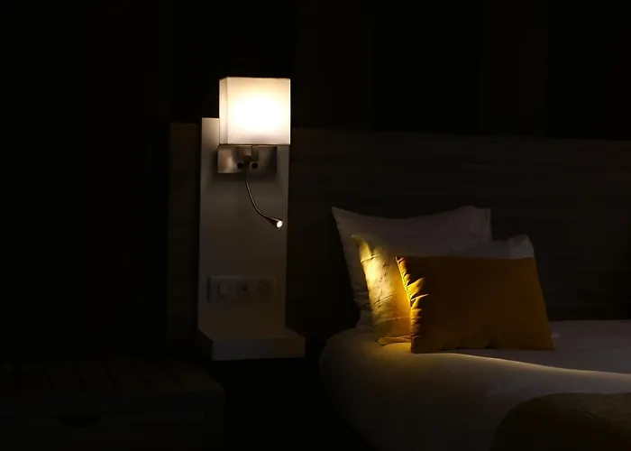 Contact Le Provencal מלון בורדו