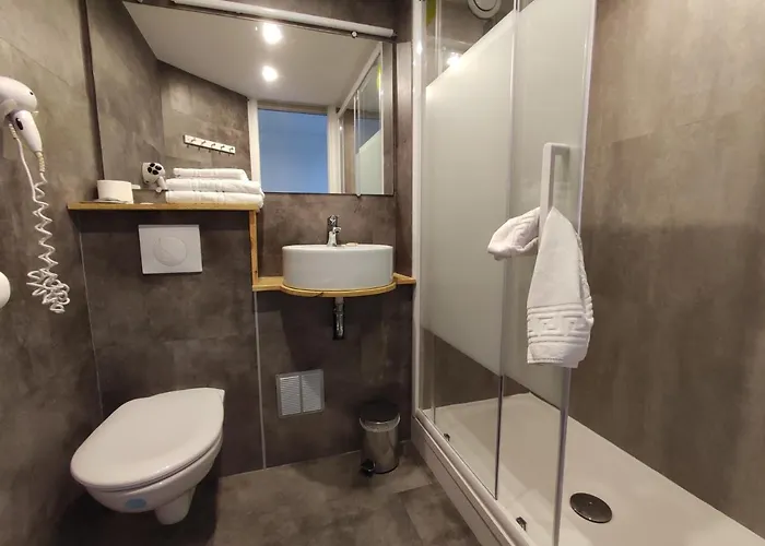 Contact Le Provencal 3*