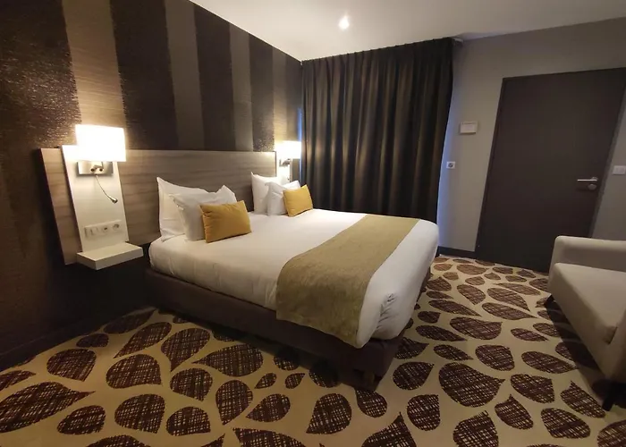 Contact Le Provencal בורדו