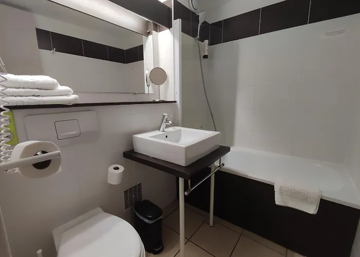 Contact Le Provencal 3*