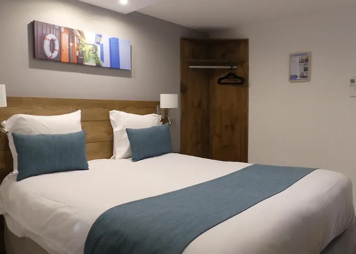 Contact Le Provencal בורדו