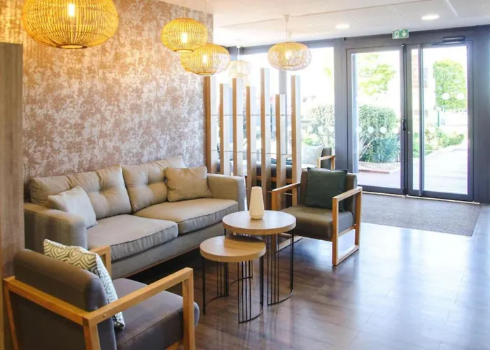 Contact Le Provencal בורדו