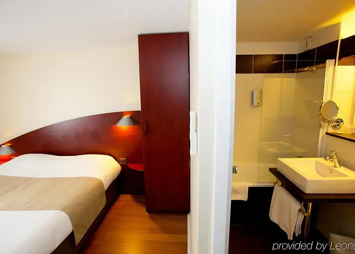 Contact Le Provencal 3*