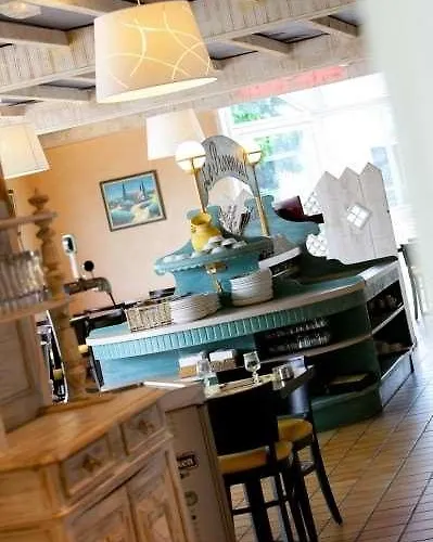 Contact Le Provencal מלון 3*