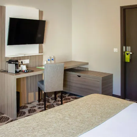 Hotell Contact Le Provencal 3*