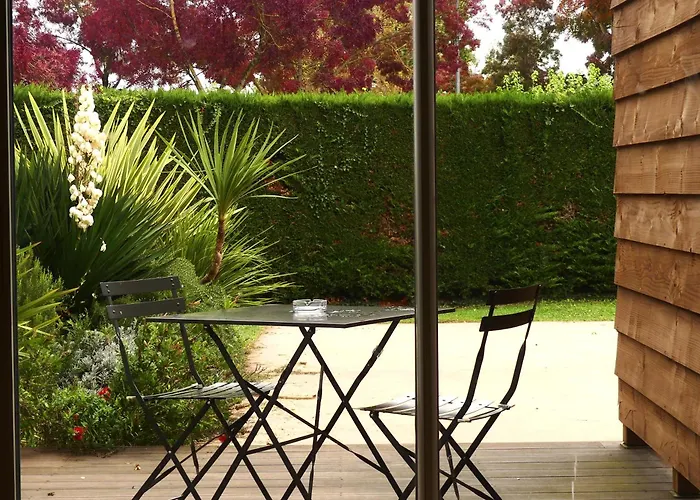 Hotel Contact Le Provençal Avec Bornes électriques Bordeaux