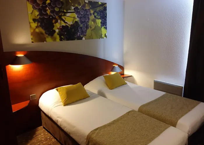 Contact Le Provençal Avec Bornes électriques Hotel 3*