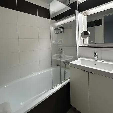 Contact Le Provencal Hotel Bordeaux